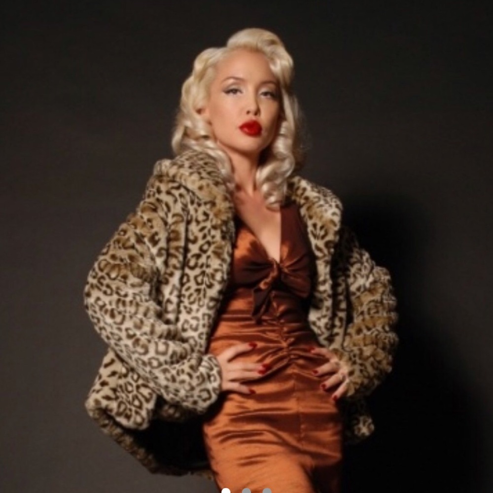 Pinup couture swing coat
